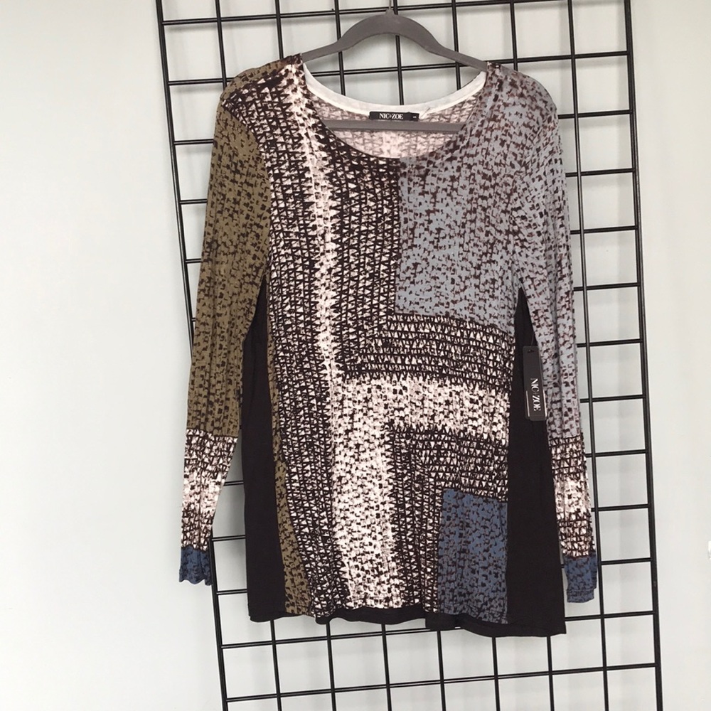 Nic + Zoe patterned long sleeve shirt.